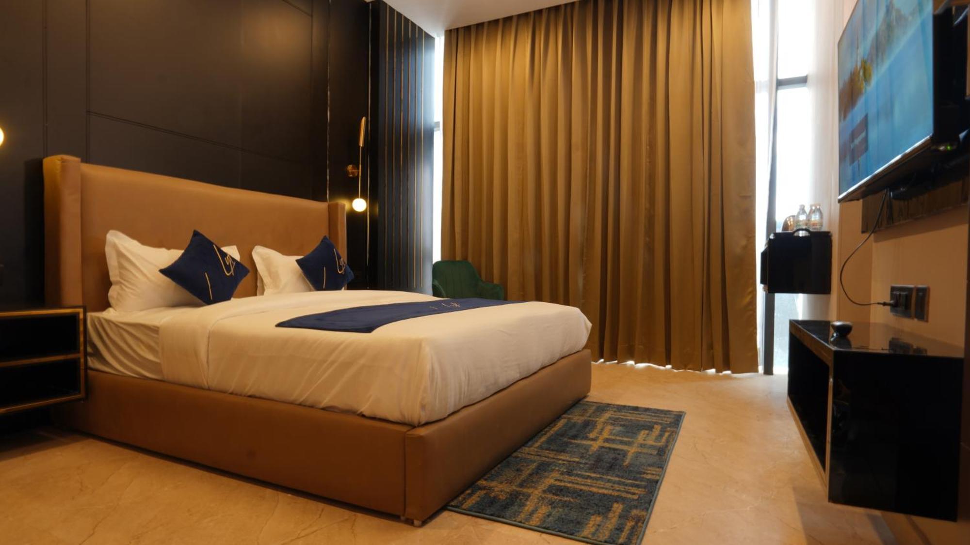 Aquila Grand Suites - Noida Sector 136 Exterior photo