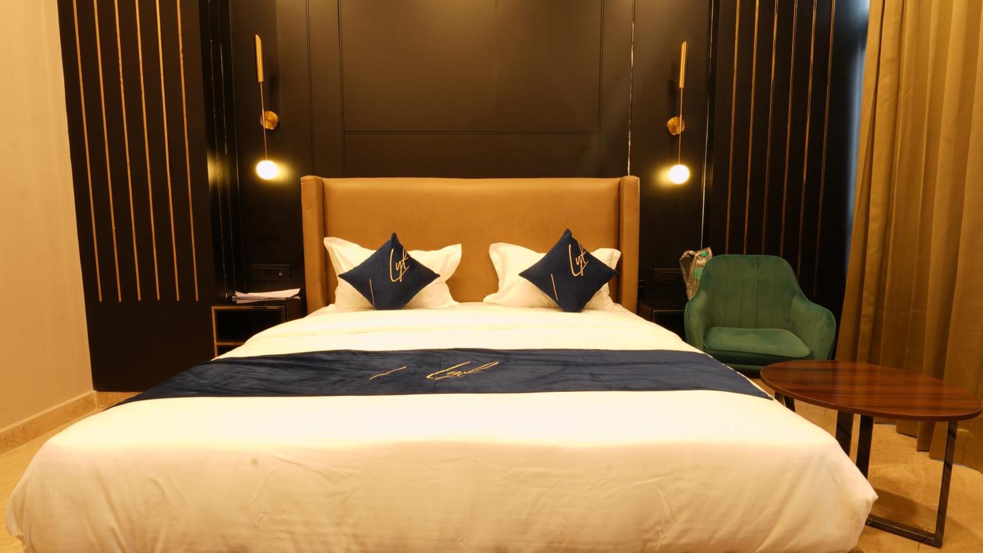 Aquila Grand Suites - Noida Sector 136 Exterior photo
